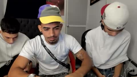 white online show from April 23, 5:12 am