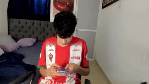 white online show from April 16, 9:39 pm