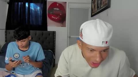 white online show from March 25, 8:02 pm