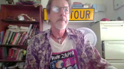 whiteboomer online show from May 2, 3:09 am