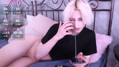 Snapshot of whitenyx chatting on October 12, 11:32 pm Nyx online show from October 12, 11:32 pm