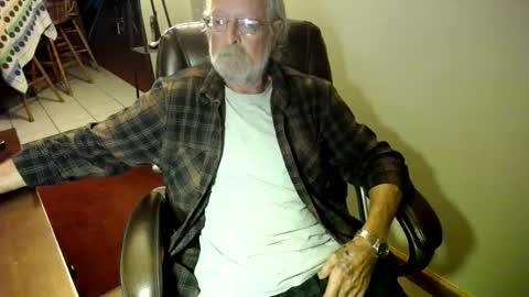 whofcares2 online show from November 15, 1:29 am