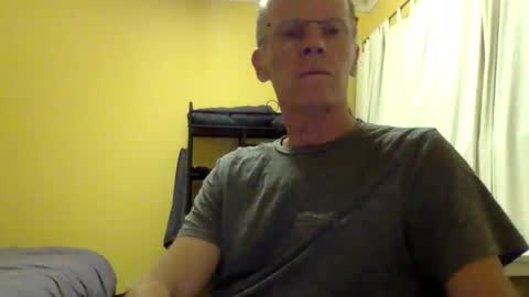 Snapshot of whynotfly1 chatting on September 15, 9:21 am whynotfly1 online show from September 15, 9:21 am