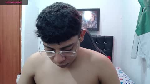 Snapshot of wiilliam_20 chatting on February 15, 12:01 pm wiilliam online show from February 15, 12:01 pm