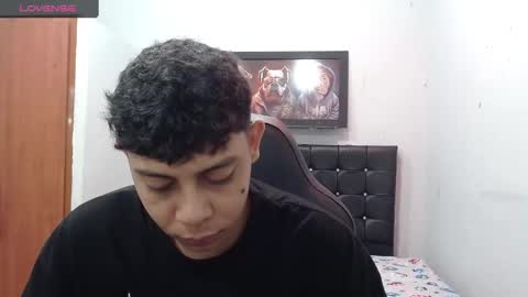 Snapshot of wiilliam_20 chatting on February 11, 11:43 am wiilliam online show from February 11, 11:43 am