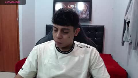 Snapshot of wiilliam_20 chatting on February 20, 11:53 am wiilliam online show from February 20, 11:53 am