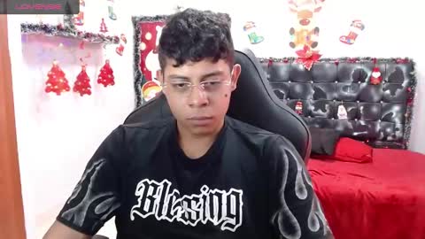 Snapshot of wiilliam_20 chatting on December 16, 3:54 pm wiilliam online show from December 16, 3:54 pm