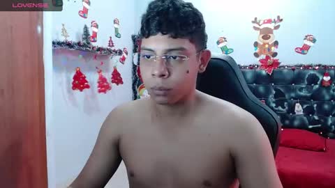 Snapshot of wiilliam_20 chatting on December 11, 3:11 pm wiilliam online show from December 11, 3:11 pm