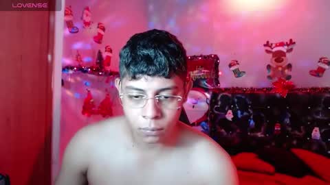 Snapshot of wiilliam_20 chatting on December 4, 2:15 pm wiilliam online show from December 4, 2:15 pm