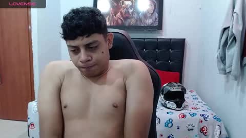 Snapshot of wiilliam_20 chatting on February 17, 12:38 pm wiilliam online show from February 17, 12:38 pm