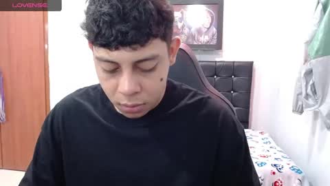 Snapshot of wiilliam_20 chatting on February 19, 12:55 pm wiilliam online show from February 19, 12:55 pm