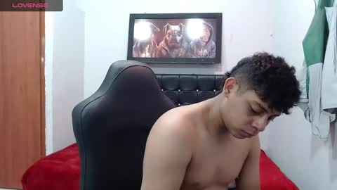 Snapshot of wiilliam_20 chatting on March 6, 12:30 pm wiilliam online show from March 6, 12:30 pm