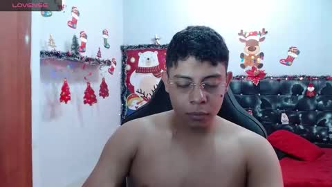 Snapshot of wiilliam_20 chatting on December 24, 2:01 pm wiilliam online show from December 24, 2:01 pm