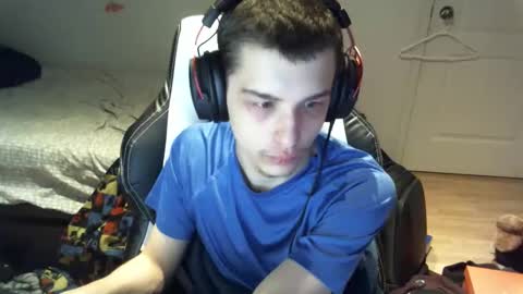 willfro_ online show from December 20, 5:14 am