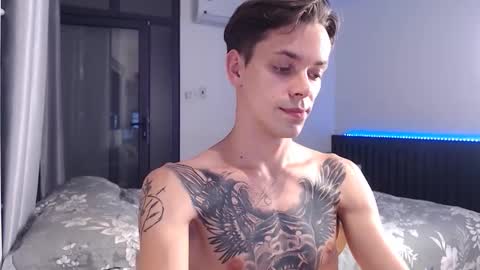 Snapshot of william_henry_a chatting on October 6, 11:26 am William online show from October 6, 11:26 am