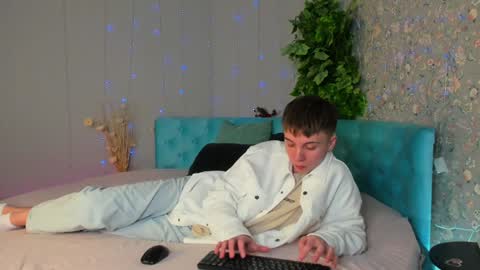 will online show from January 22, 8:06 pm