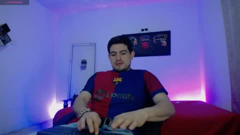 william_steel_ online show from April 28, 9:58 am