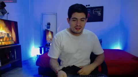 william_steel_ online show from April 25, 12:41 pm