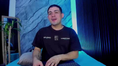Snapshot of william_steel_ chatting on September 16, 12:06 pm william_steel_ online show from September 16, 12:06 pm