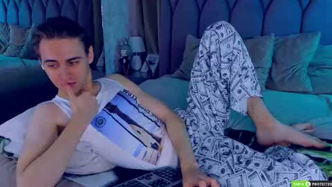 Snapshot of williamdyson chatting on October 15, 3:25 am William online show from October 15, 3:25 am