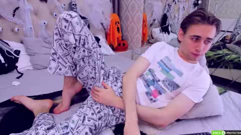 Snapshot of williamdyson chatting on October 27, 3:42 am William online show from October 27, 3:42 am