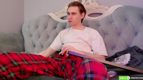 William online show from April 8, 3:40 am