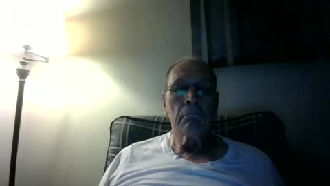 Snapshot of willnedoher chatting on October 5, 12:42 pm Willhedoher online show from October 5, 12:42 pm