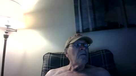 Snapshot of willnedoher chatting on October 6, 2:00 pm Willhedoher online show from October 6, 2:00 pm