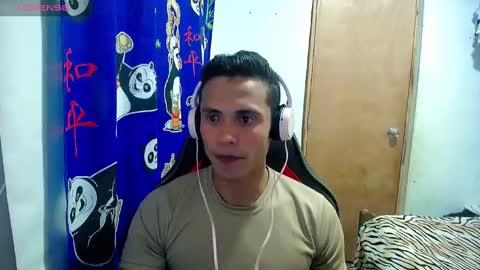 Snapshot of willy_mate chatting on December 18, 4:42 am Willy online show from December 18, 4:42 am