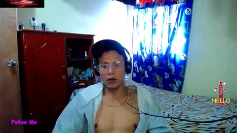 Snapshot of willy_mate chatting on October 16, 7:11 pm Willy online show from October 16, 7:11 pm