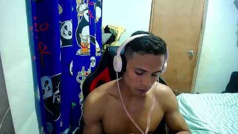 Snapshot of willy_mate chatting on December 26, 4:21 am Willy online show from December 26, 4:21 am