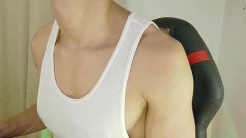Snapshot of willy_veins chatting on September 8, 4:39 pm willy_veins online show from September 8, 4:39 pm