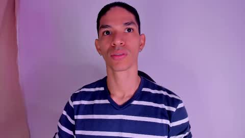 Snapshot of willy_veins chatting on February 25, 12:03 pm willy_veins online show from February 25, 12:03 pm