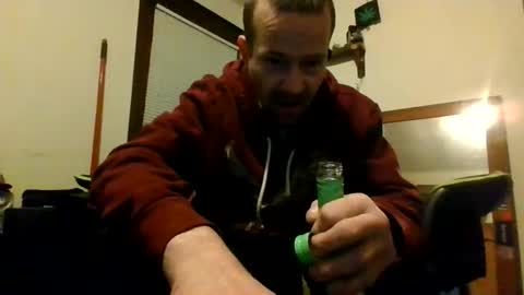 willydogg83 online show from April 19, 8:14 am