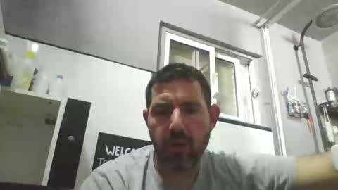 Snapshot of windowpane5 chatting on January 24, 10:41 pm windowpane online show from January 24, 10:41 pm