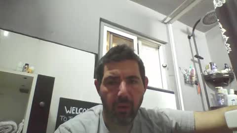 Snapshot of windowpane5 chatting on December 29, 1:28 pm windowpane online show from December 29, 1:28 pm