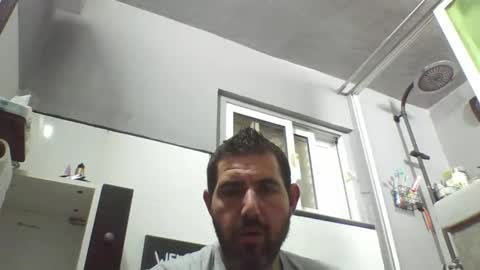 Snapshot of windowpane5 chatting on December 18, 5:52 pm windowpane online show from December 18, 5:52 pm