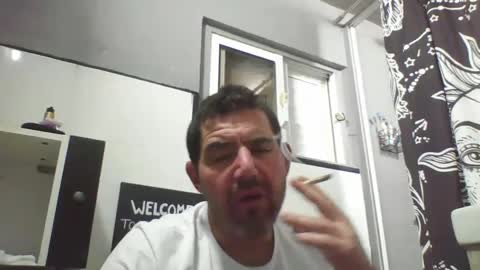 Snapshot of windowpane5 chatting on December 21, 11:34 pm windowpane online show from December 21, 11:34 pm