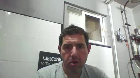 Snapshot of windowpane5 chatting on February 18, 12:15 am windowpane online show from February 18, 12:15 am