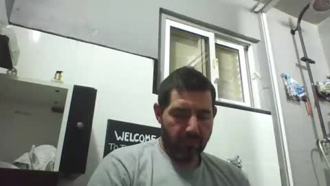 Snapshot of windowpane5 chatting on December 14, 12:01 am windowpane online show from December 14, 12:01 am