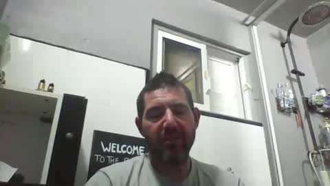 Snapshot of windowpane5 chatting on December 6, 8:40 pm windowpane online show from December 6, 8:40 pm