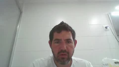 Snapshot of windowpane5 chatting on March 4, 9:29 am windowpane online show from March 4, 9:29 am