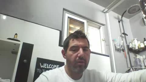 Snapshot of windowpane5 chatting on December 22, 12:49 pm windowpane online show from December 22, 12:49 pm