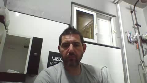 Snapshot of windowpane5 chatting on December 3, 7:44 pm windowpane online show from December 3, 7:44 pm