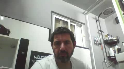 Snapshot of windowpane5 chatting on January 6, 12:05 am windowpane online show from January 6, 12:05 am