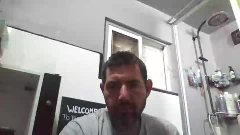 Snapshot of windowpane5 chatting on December 7, 12:24 pm windowpane online show from December 7, 12:24 pm