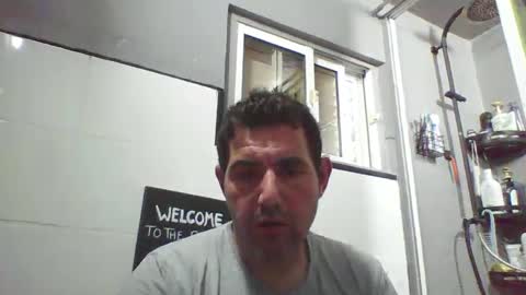 Snapshot of windowpane5 chatting on February 18, 10:25 pm windowpane online show from February 18, 10:25 pm