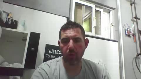 Snapshot of windowpane5 chatting on January 15, 10:35 pm windowpane online show from January 15, 10:35 pm