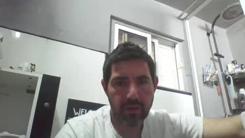 Snapshot of windowpane5 chatting on January 4, 11:43 am windowpane online show from January 4, 11:43 am