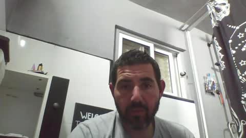 Snapshot of windowpane5 chatting on December 17, 8:21 pm windowpane online show from December 17, 8:21 pm